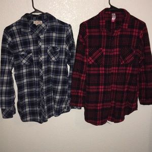 Juniors 2 sz L flannel shirts